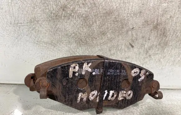 Ford Mondeo Mk III Brake pads (front) 