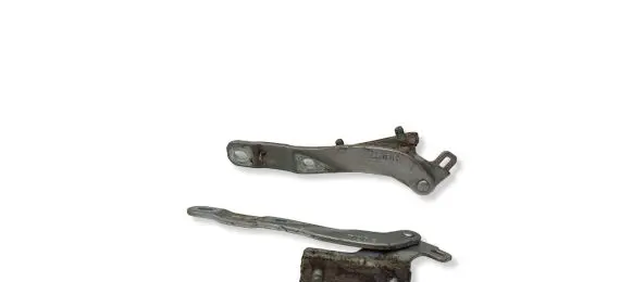 Honda FR-V Tailgate hinge 