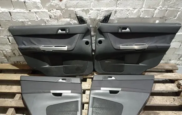 Volvo V50 Door card panel trim set 39877632 39877642 39877647