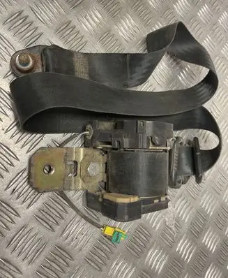 Iveco Daily 30.8 - 9 Front seatbelt 33000317A