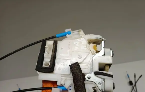 Subaru Outback Front door lock 61032AJ01A
