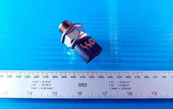 Fuel pressure sensor