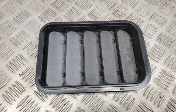 Volkswagen Atlas Quarter panel pressure vent 4N0819181A