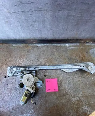 Ford Focus Front door window regulator with motor 