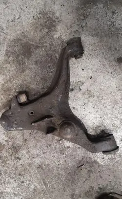 Mitsubishi Pajero Front lower control arm/wishbone