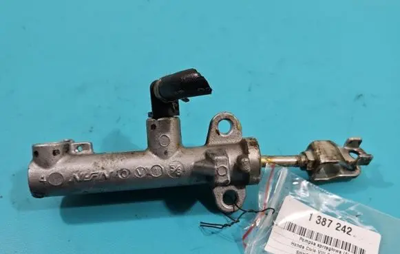 Clutch slave cylinder