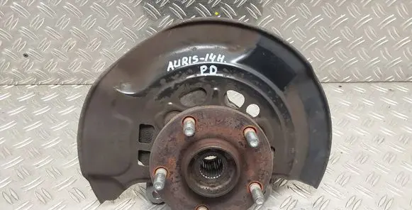 Toyota Auris E180 Front wheel hub 