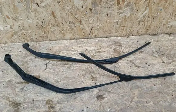 Citroen C4 Aircross Front wiper blade arm