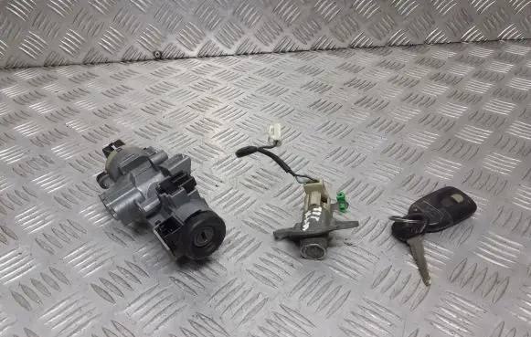 Mazda 323 F Ignition lock