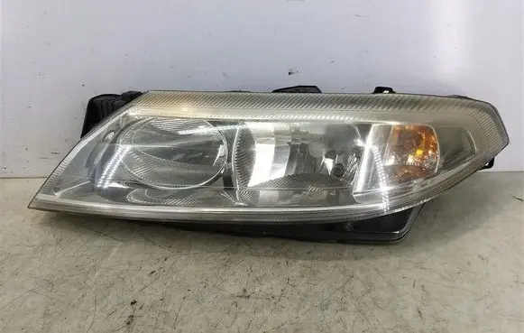 Renault Laguna II Headlight/headlamp 8200002845