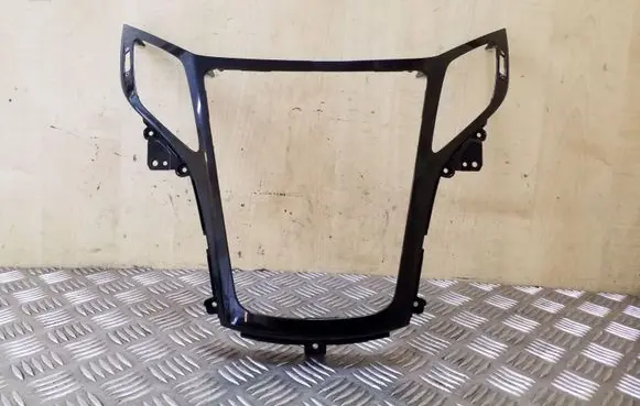 Radio/GPS head unit trim