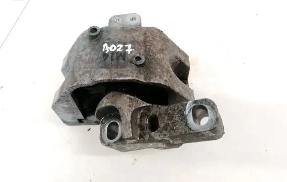 Audi A4 S4 B5 8D Engine mount bracket 1J019262AF