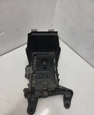Volkswagen Touran I Battery tray 1K0915333B