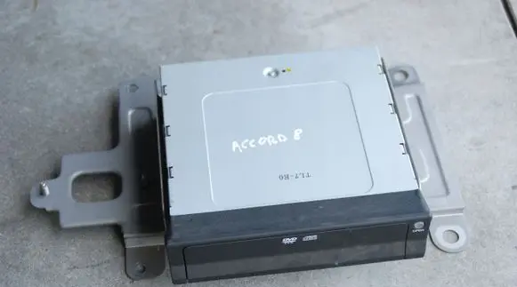 Honda Accord CD/DVD changer 39540TL7E040M1