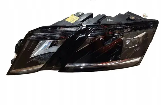 Skoda Octavia Mk4 Headlight/headlamp 5E1941015D