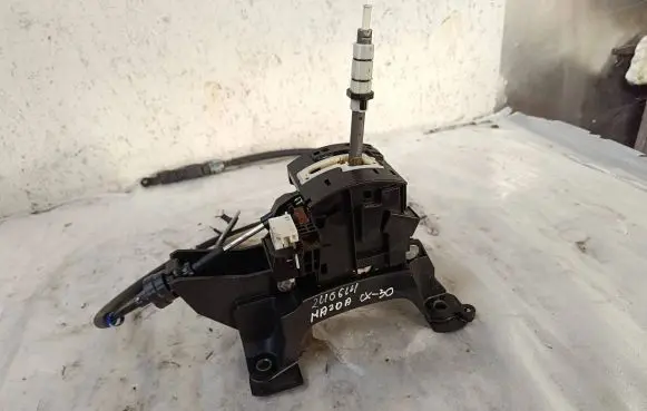 Mazda CX-30 Gear shifter/selector Dfr797110733