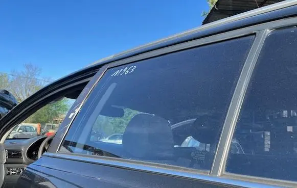 Toyota Avensis Verso Rear door window glass 