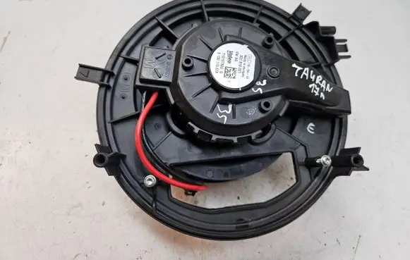 Volkswagen Touran III Heater fan/blower 3Q1819021