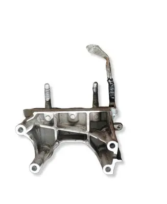 KIA Sorento Engine mounting bracket 