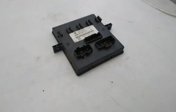Audi A6 S6 C6 4F Central body control module 4F0907279