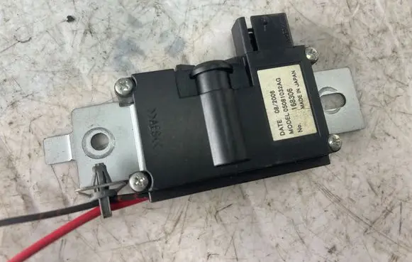 Chrysler 300 - 300C Aerial antenna amplifier 05081032ag