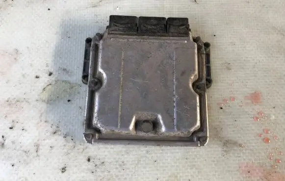 Renault Master II Engine control unit/module 0281011106 8200243785 8200091428