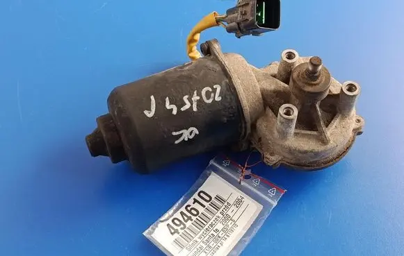 Front wiper linkage and motor