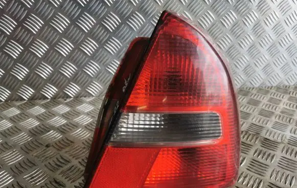 Mitsubishi Carisma Rear/tail lights 151082