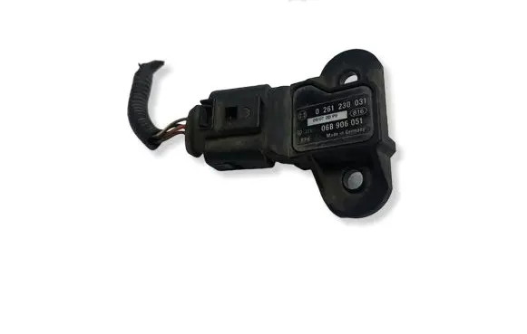 Skoda Fabia Mk1 (6Y) Air pressure sensor 0261230031KASACJA 0261230031 06B906051