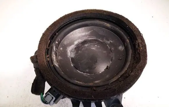 Volvo XC70 Front door speaker 30797726