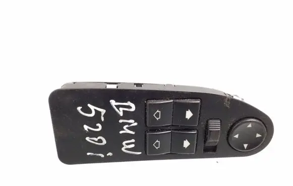 BMW 5 E39 Electric window control switch 8368967