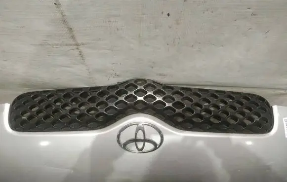 Toyota Yaris Front grill 