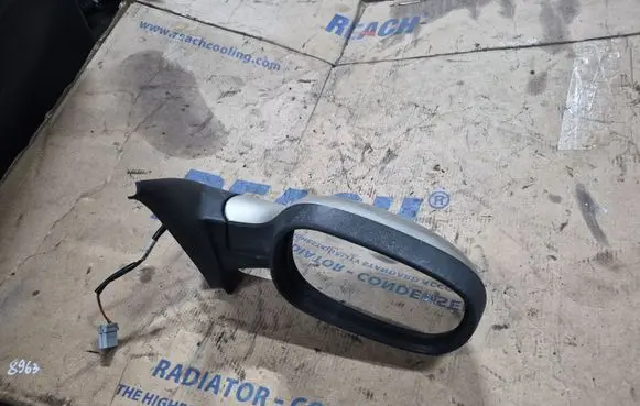 Nissan Micra Front door electric wing mirror 011031