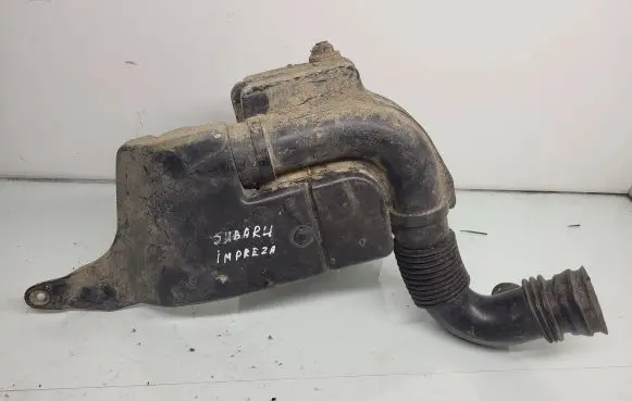 Subaru Impreza II Air filter box