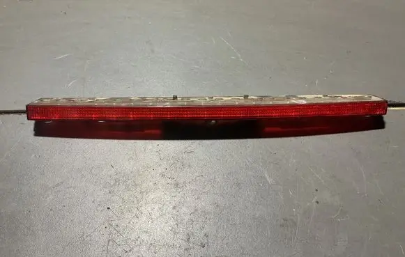 Audi A4 S4 B6 8E 8H Third/center stoplight 28427002