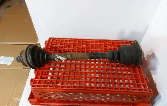 Audi A8 S8 D2 4D Front driveshaft 4D0407271H