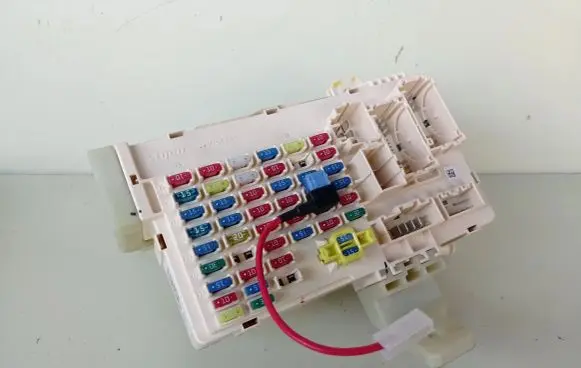 Hyundai ix 55 Fuse module 919503J110 911503J561
