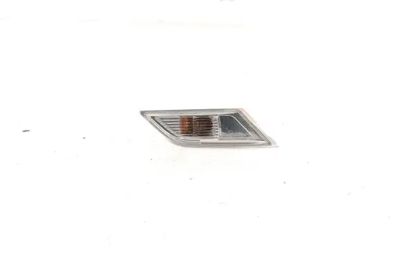 Front fender indicator light