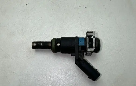 Audi A7 S7 4G Fuel injector 06E906031A