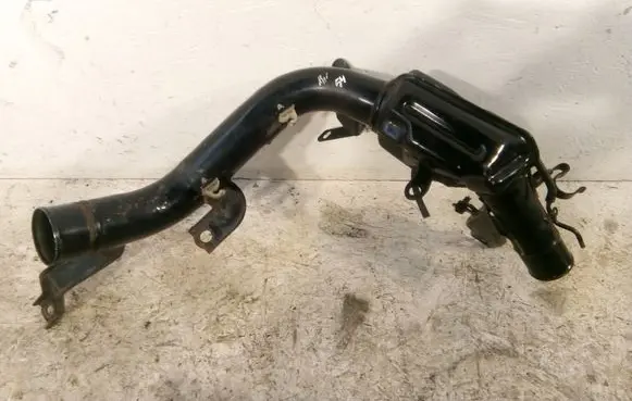 Toyota Avensis T250 Intercooler pipe mounting bracket 1736127070