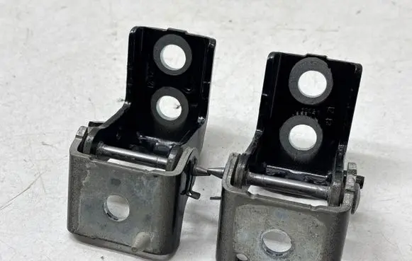 Peugeot 5008 II Rear door hinge set 