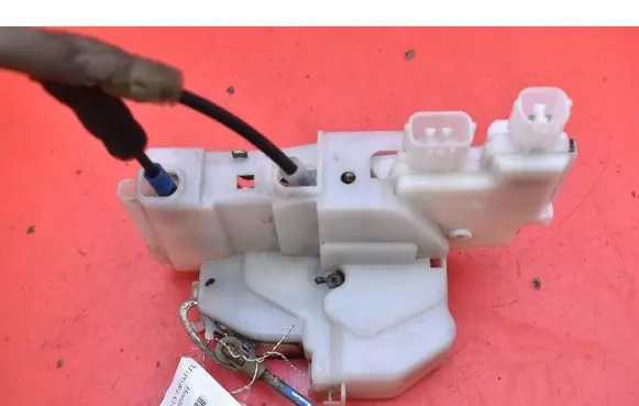 Honda Accord Front door lock 