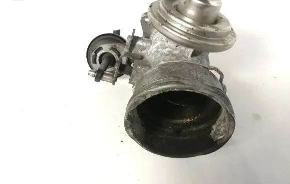 Volkswagen Caddy Throttle valve 03G131501A