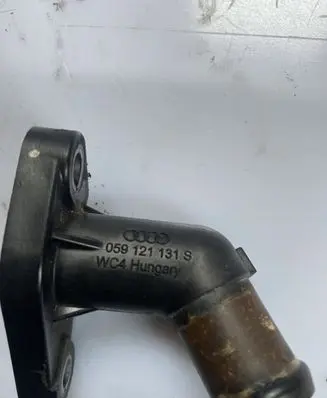 Audi Q7 4M Engine coolant pipe/hose 059121131S 4013210A