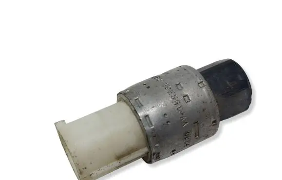 Ford Focus Air conditioning (A/C) pressure sensor 95BW19E561AA