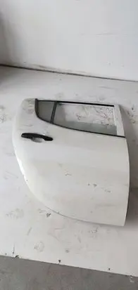 Mitsubishi L200 Rear door