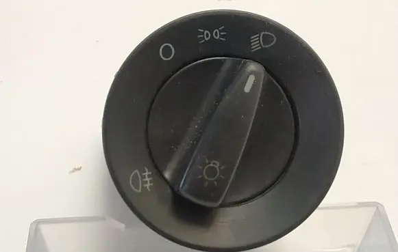 Volkswagen PASSAT B5.5 Light switch 1C0941531