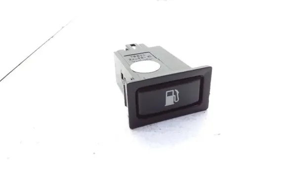 Toyota Avensis T250 Switch for retractable tow bar 156795