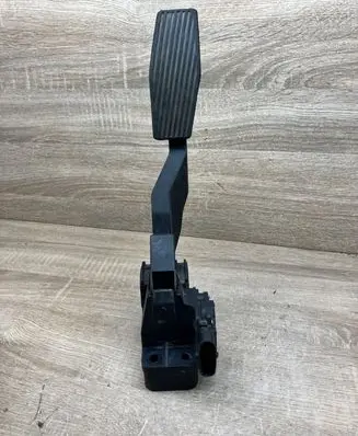 Opel Zafira A Accelerator throttle pedal 90581208 0281002208