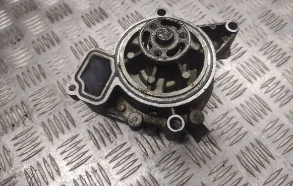 Opel Vectra C Water pump 24467300